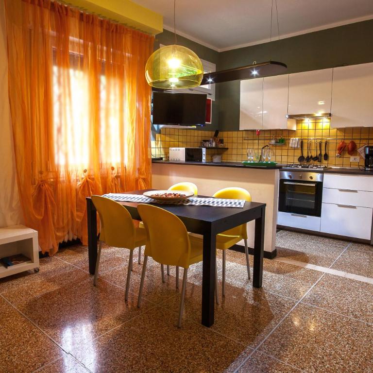 Happy Home BOLOGNA Fiera - Appartamento con 2 Camere da Letto - 2
