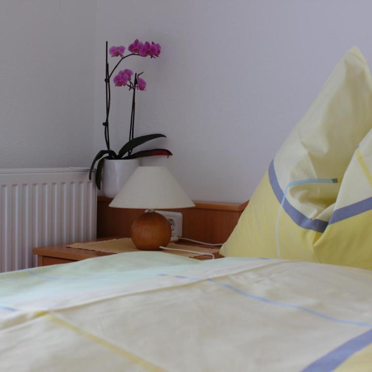 Ferienwohnung Appartment mit Privatbadestrand Kusternighof - Doppelzimmer mit Balkon - 18