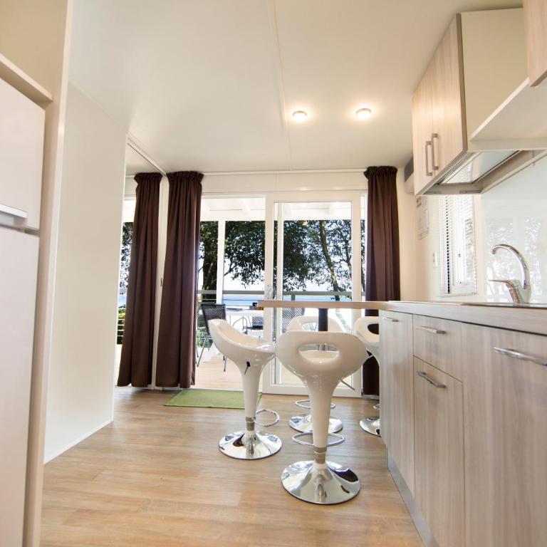 Camping Bergamini - Casa Mobile con Vista Lago - 1