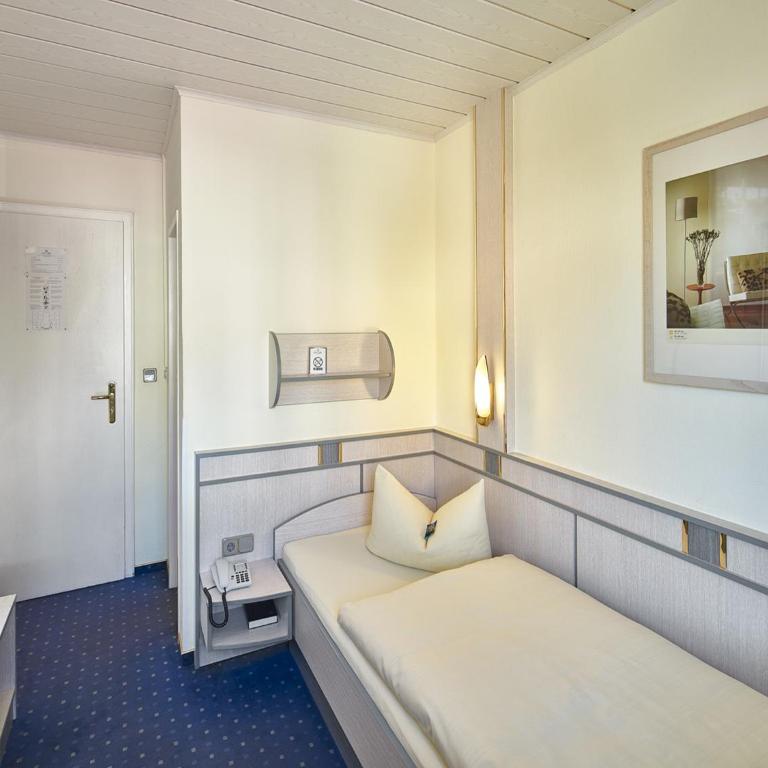 Hotel Alfa Zentrum - Habitación Individual con vistas a la calle - 4