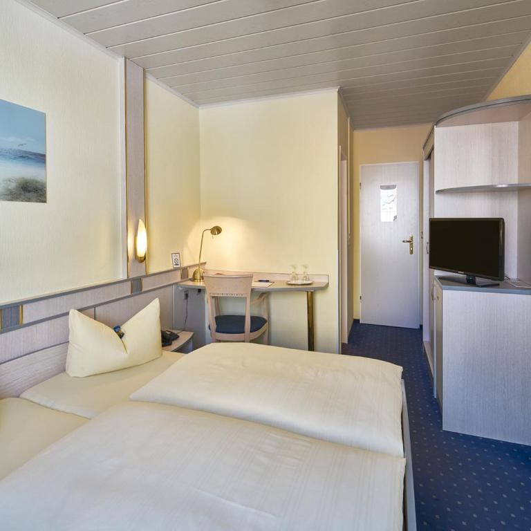 Hotel Alfa Zentrum - Habitación Doble con vistas a la calle - 4