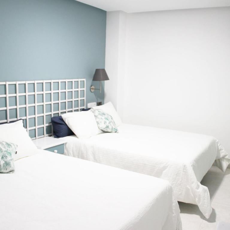 Hugo Beach Hotel & Apartments - Habitación Familiar Estándar - 3