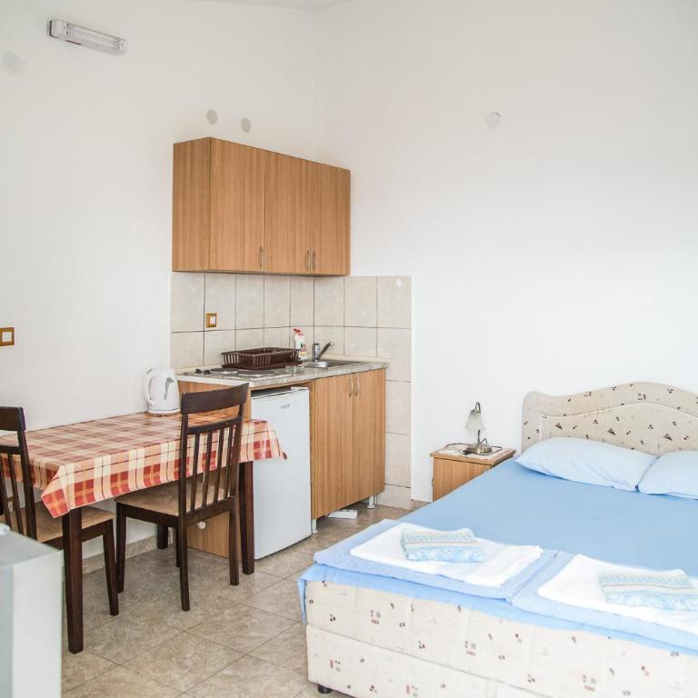 Apartmani Ksenija - Studio with Sea View - 5