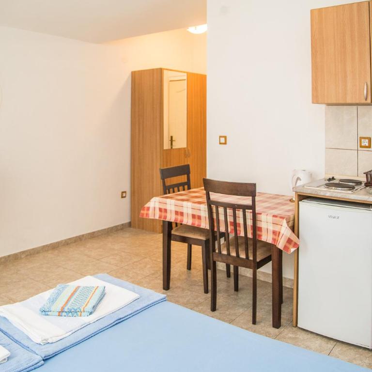 Apartmani Ksenija - Studio with Sea View - 9