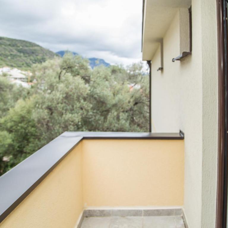 Apartmani Ksenija - Studio with Mountain View - 2