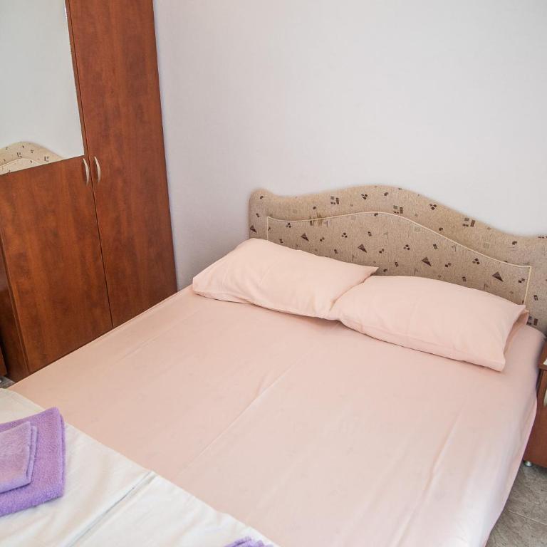 Apartmani Ksenija - Studio with Mountain View - 16