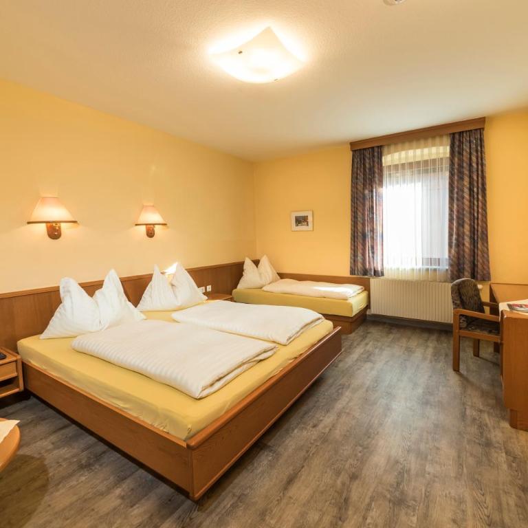 Lavilo Hotel Straßgang - Dreibettzimmer - 2