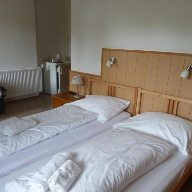Pension Kitty - Comfort Doppel-/Zweibettzimmer mit Balkon und Gartenblick - 6