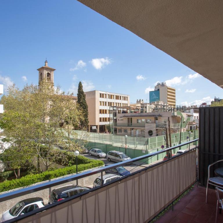 Hostal Bonany - Habitación Doble con balcón - 1 o 2 camas - 6