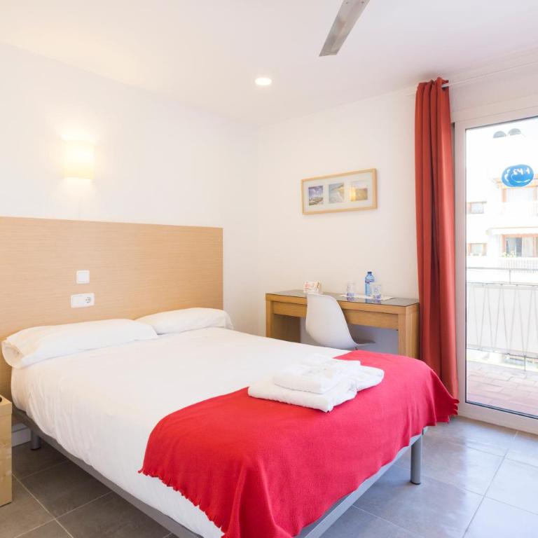 Hostal Bonany - Habitación Doble con balcón - 1 o 2 camas - 13