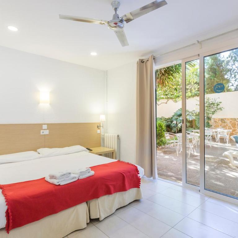 Hostal Bonany - Habitación Doble con balcón - 1 o 2 camas - 5