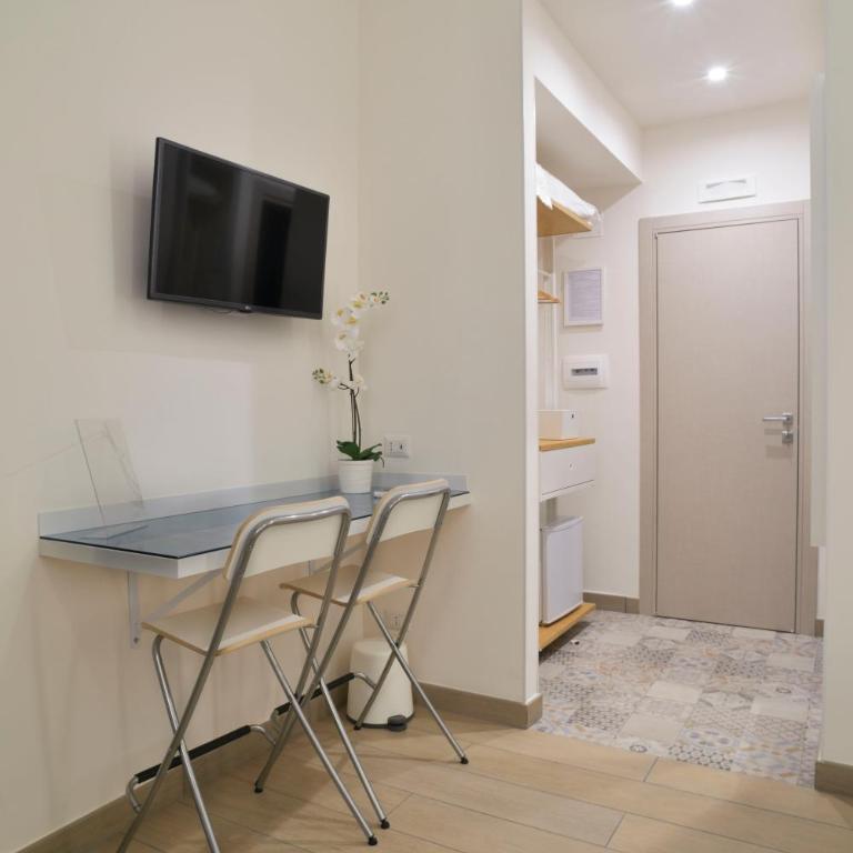 B&B EMME21 - Deluxe Double Room with Extra Bed - 5