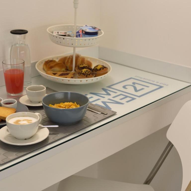 B&B EMME21 - Deluxe Double Room with Extra Bed - 9