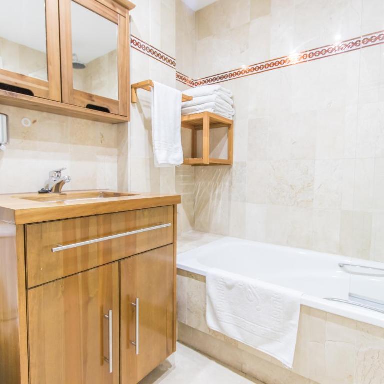 Apartamento Almunia - Two-Bedroom Apartment - 14