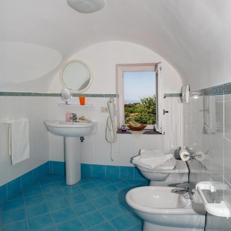 B&B Cassiopea - Camera Matrimoniale Deluxe (2 Adulti + 1 Bambino) - 10
