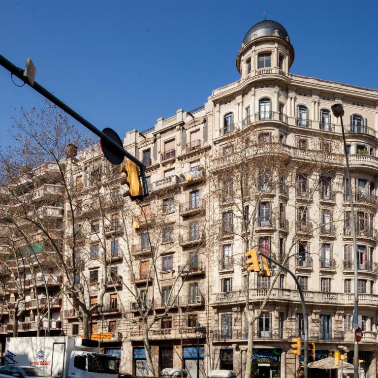 Feelathome Center Apartments - Two-Bedroom Apartment - Gran Via Street (4 Adults) - 6