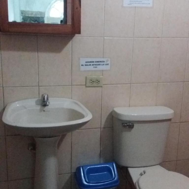 Hospedaje Dannita B&B - Triple Room with Private Bathroom - 8