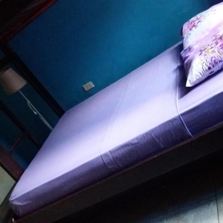 Hospedaje Dannita B&B - Family Room with Private Bathroom - 9