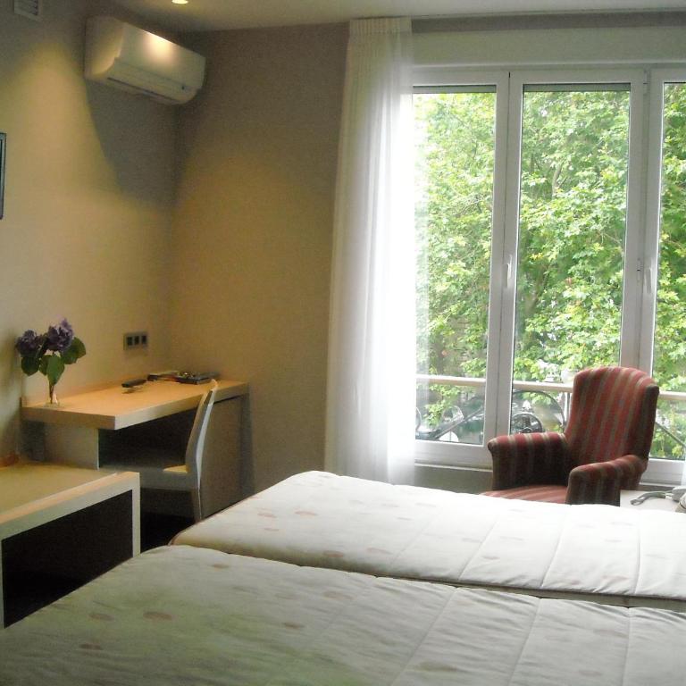 Hotel Asturias - Habitación doble con bañera de hidromasaje o sauna - 1 o 2 camas - 8