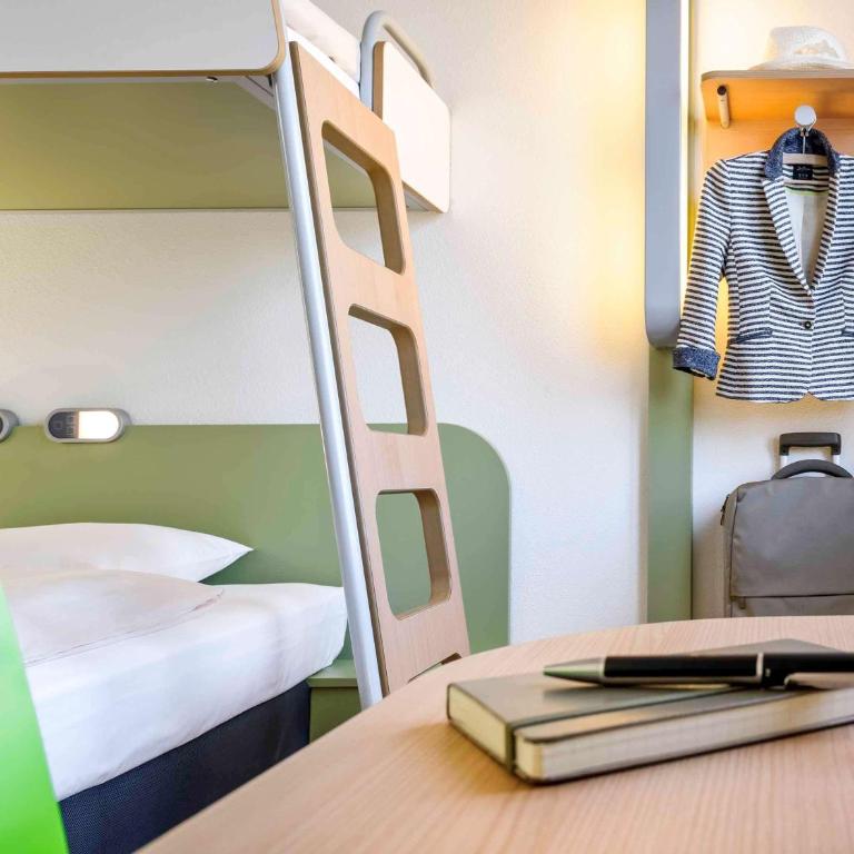 ibis budget Bordeaux Lac - Chambre Standard avec 1 Lit Double et 1 Lit Superposé - 14