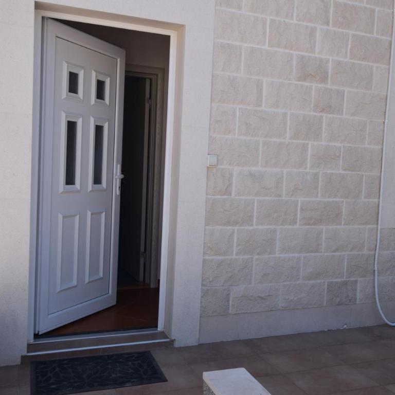 Porto View Three-Bedroom Duplex - One-Bedroom Apartment - 9