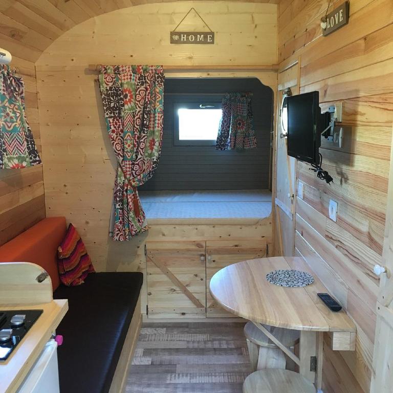 West Camping - Caravan aus Holz - 19