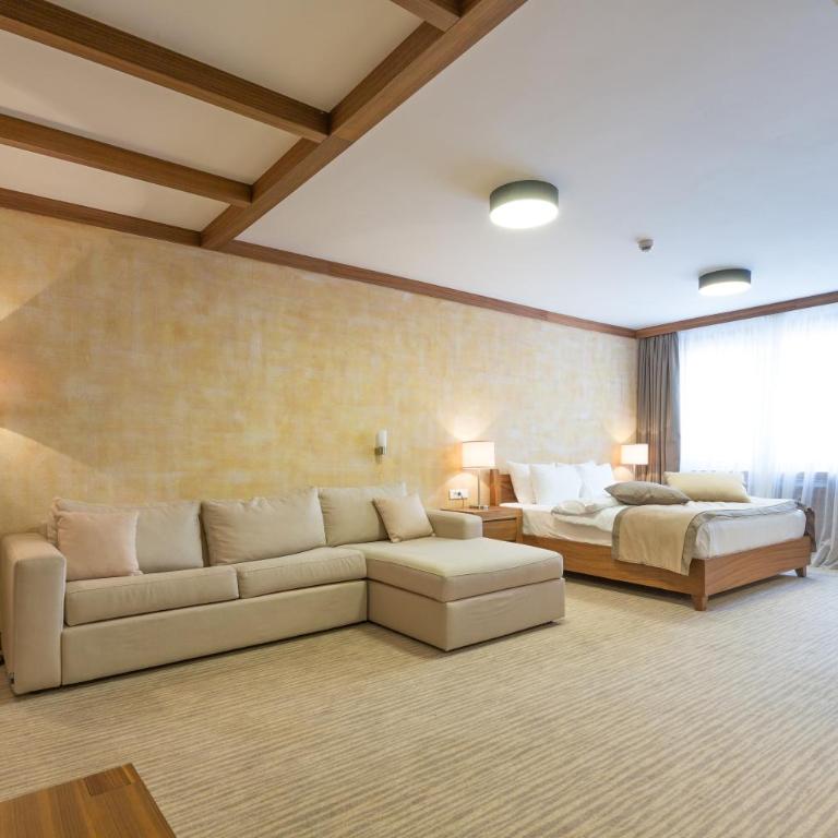 Aparthotel Vucko - Deluxe Family Suite - 1