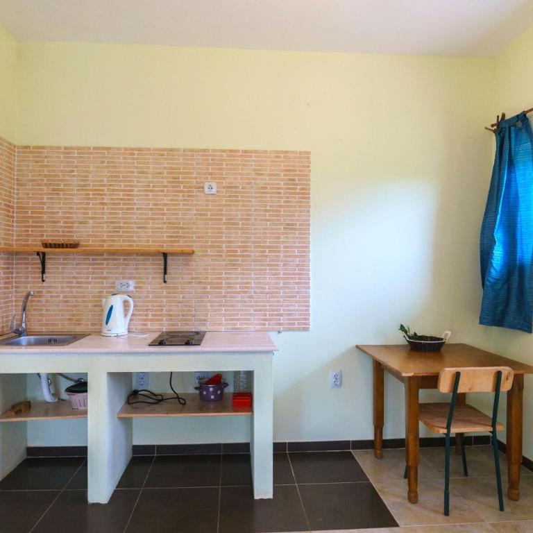 Yoga & Apartment Zlata Oliva - Triple Room with Garden View - 4