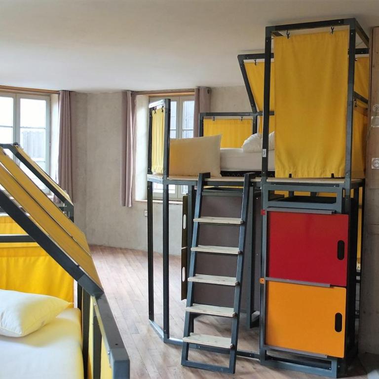 La Maison Rouge - Backpacker Hostel - Einzelbett im gemischten Schlafsaal - 1