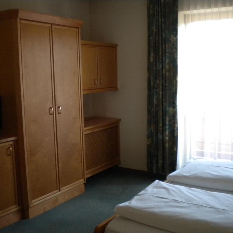 Pension Köberl - Doppelzimmer mit Balkon - 2