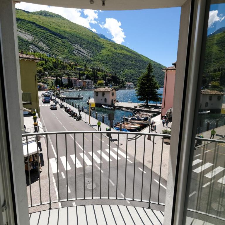 Bertamini Apartments - Apartment mit 2 Schlafzimmern, Terrasse und Seeblick - 22