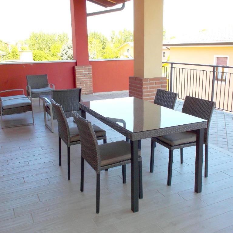 Orchidea - Trilocale con grande terrazza - 2 rooms apartment - Appartamento con Terrazza - 4