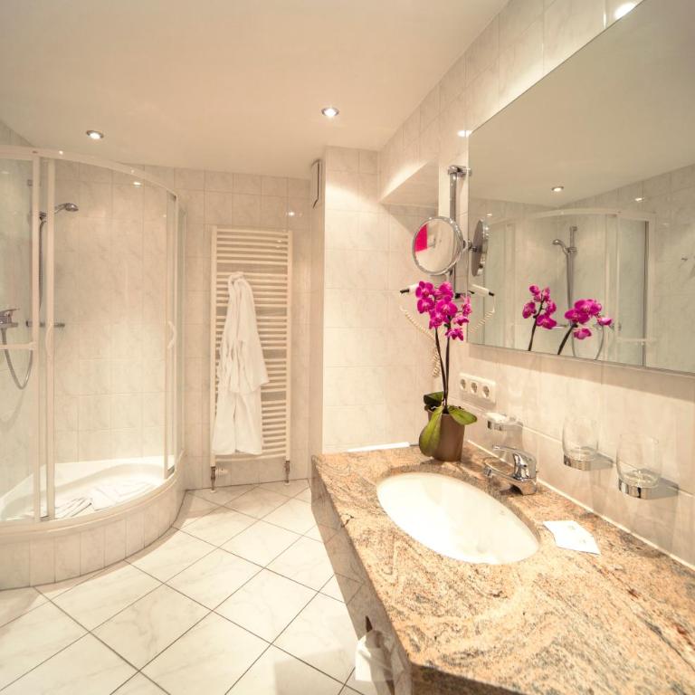 Grainauer Hof - Standard Doppelzimmer mit Balkon - 1