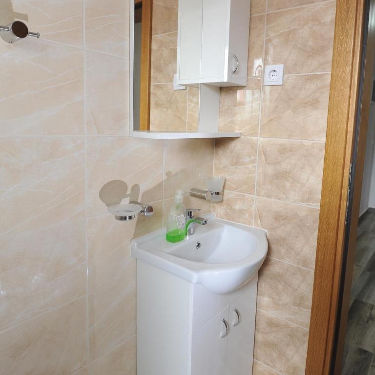 Dobricin Konak Apartmani - One-Bedroom Apartment - 3