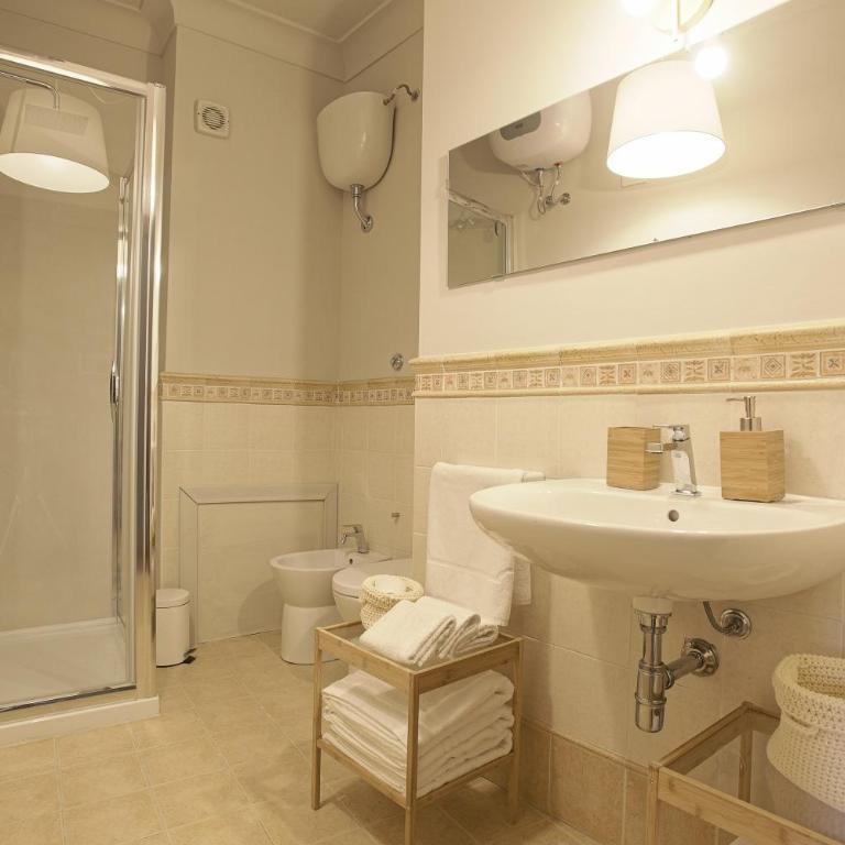 B&B Palazzo Bibirria - Camera Tripla Comfort - 6