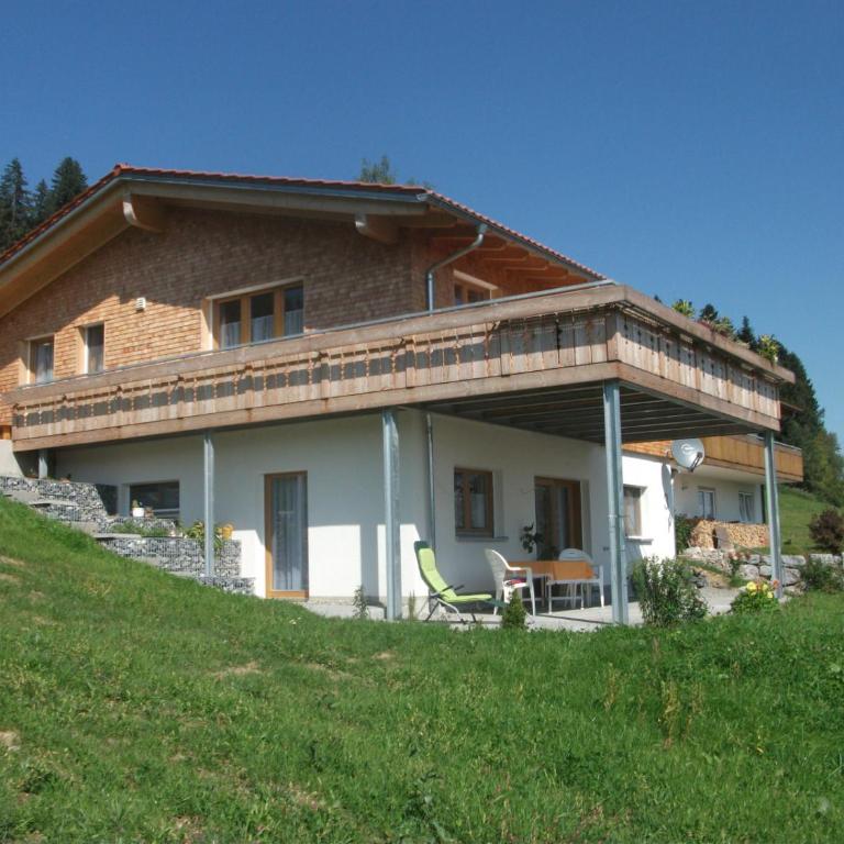 Haus Lenzhalde - Apartment mit Blick auf die Berge - 1
