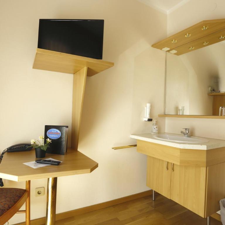 Alpen.Adria.Stadthotel - Einzelzimmer mit Balkon - 3