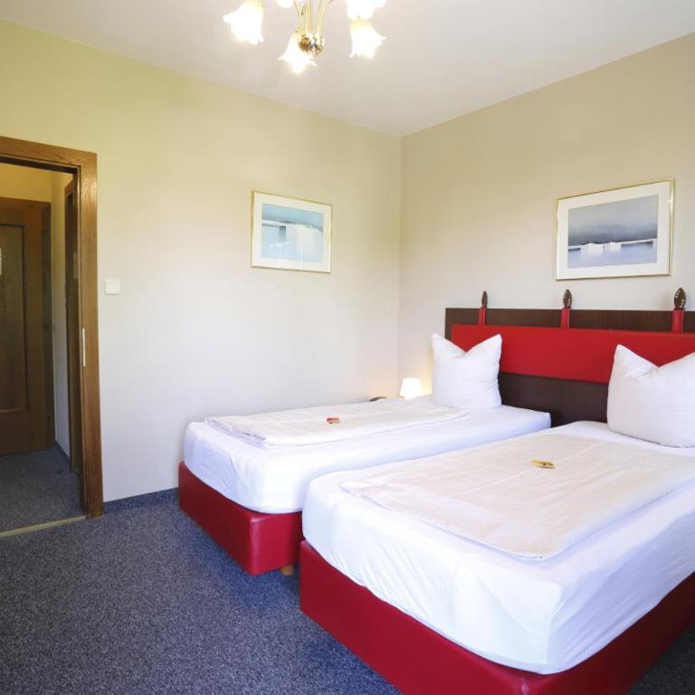 Alpen.Adria.Stadthotel - Doppelzimmer mit Balkon - 10