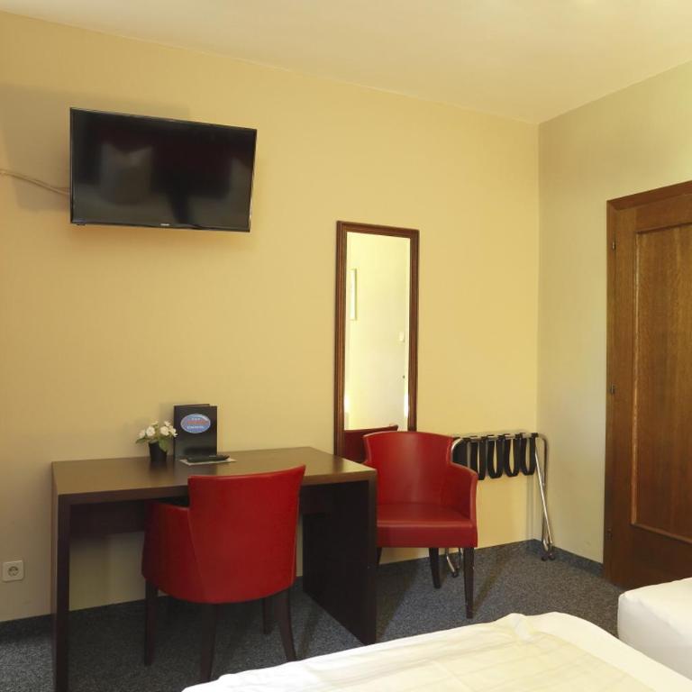 Alpen.Adria.Stadthotel - Doppelzimmer mit Balkon - 16