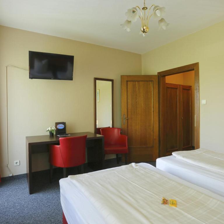 Alpen.Adria.Stadthotel - Doppelzimmer mit Balkon - 7