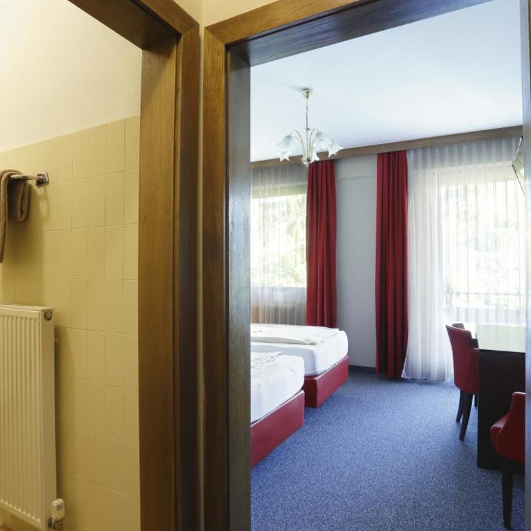 Alpen.Adria.Stadthotel - Doppelzimmer mit Balkon - 5