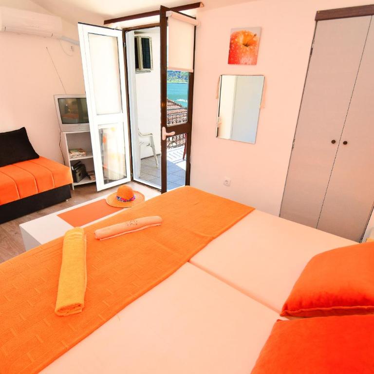 Apartment The Sea Coast - One-Bedroom Apartment - 5
