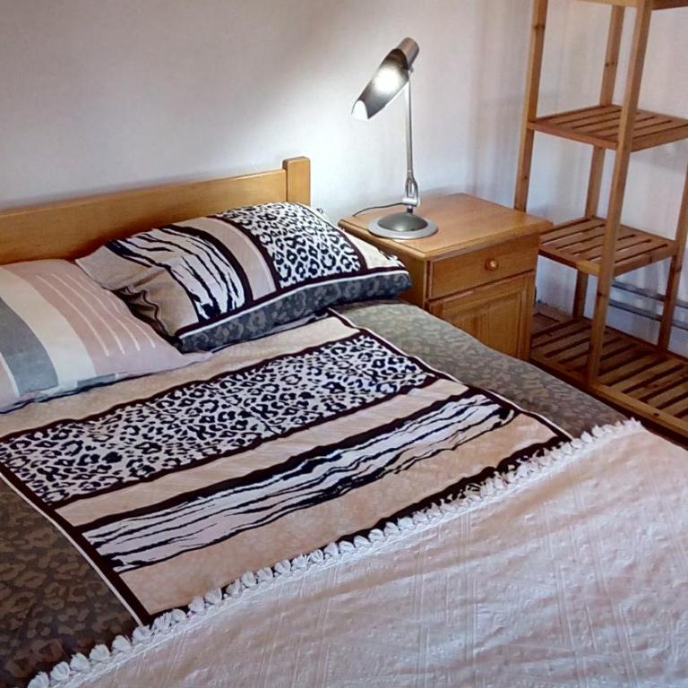 Guesthouse Nina - Apartman sa Zajedničkim Kupatilom - 2