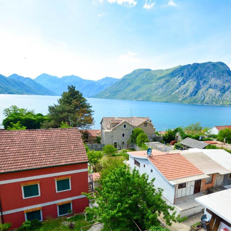 Bocche di Cattaro Apartments - One-Bedroom Apartment with Terrace and Sea View - 55