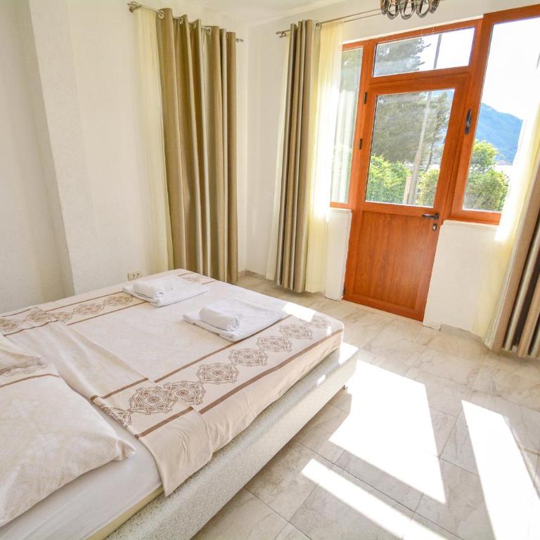 Bocche di Cattaro Studios - Studio with Garden View - 5