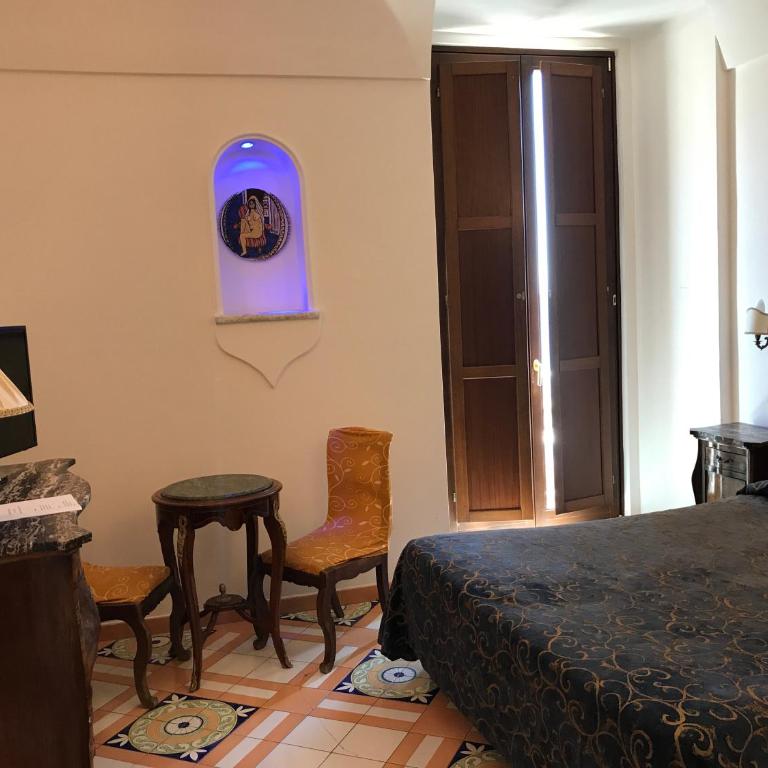 Hotel Croce Di Amalfi - Camera Matrimoniale con Balcone - 4