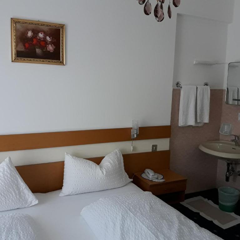 Hotel Lux - Camera Matrimoniale Economy con Balcone - 3