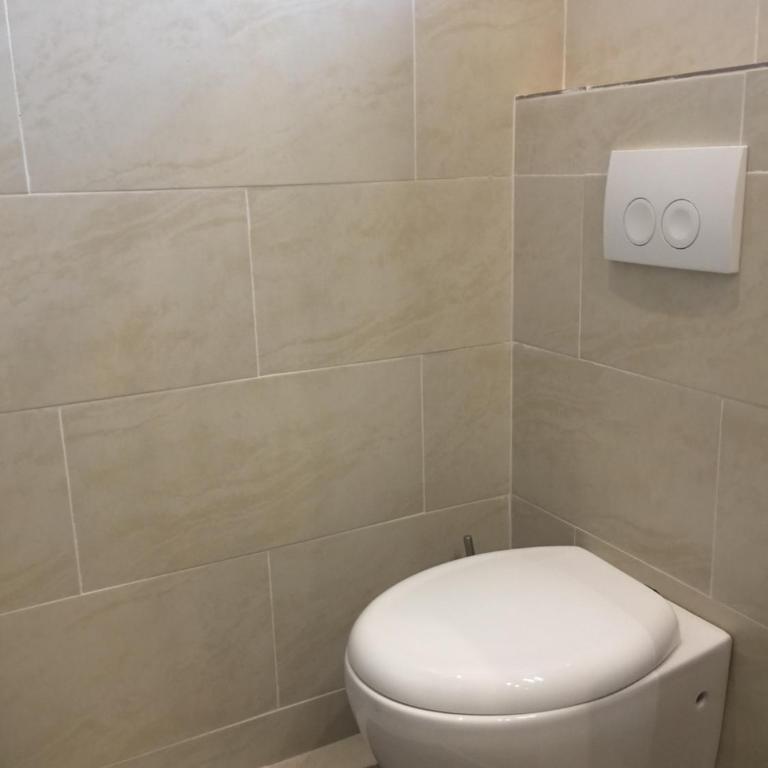Enjoyit Rooms - Zimmer mit Queensize-Bett und Balkon - 11
