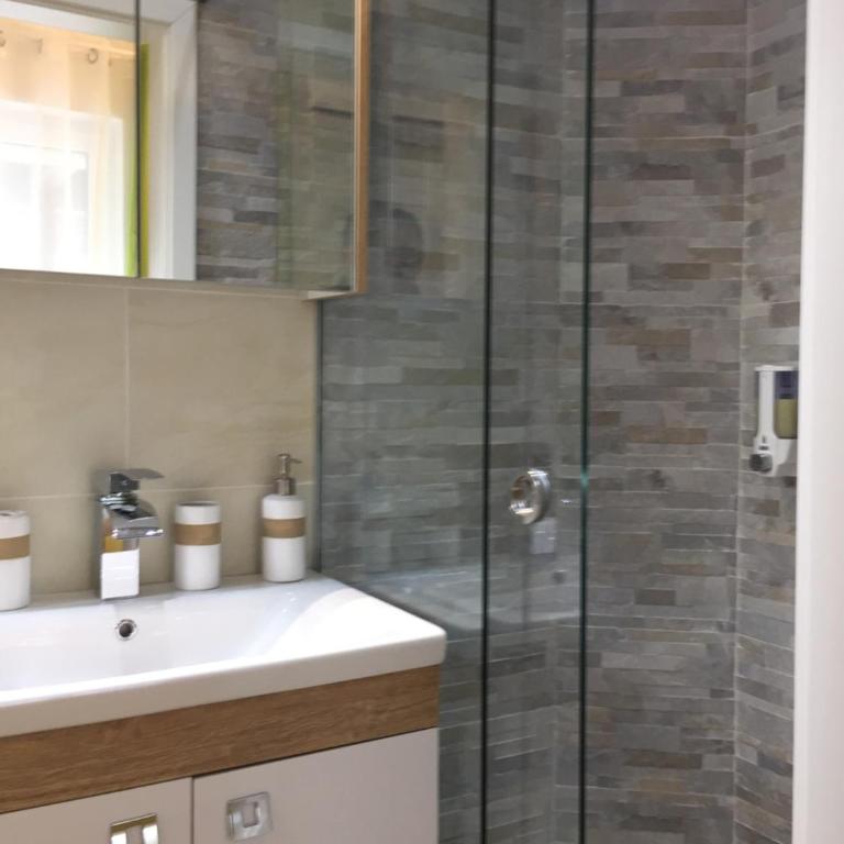Enjoyit Rooms - Kleines Zweibettzimmer - 4