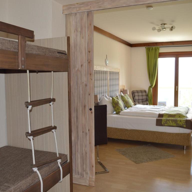 Jägerhotel - Vierbettzimmer mit Balkon oder Terrasse - 4